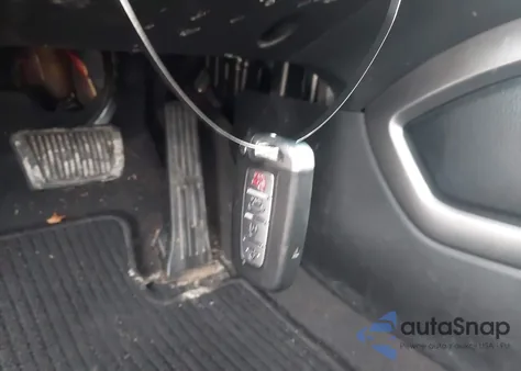 2017 Hyundai Veloster Value Edition z USA, uszkodzony, nr VIN KMHTC6AD6HU323686